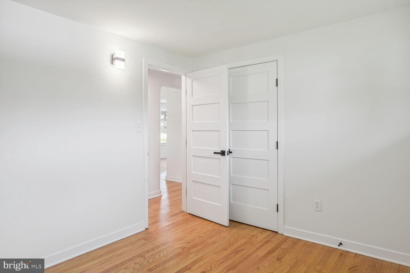 8468 Church Road Pasadena, MD 21122 - Photo 18 of 37 Middle bedroom
