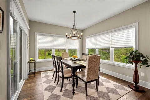 $999,900 | 490 Harvest View Drive, Venetia, PA 15367