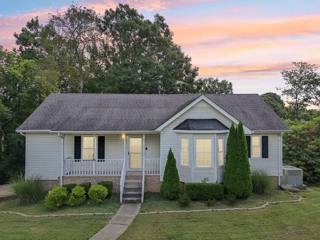 $424,500 | 1052 Shadowbrook Drive, Greenbrier, TN 37073