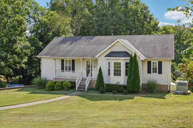 $424,500 | 1052 Shadowbrook Drive, Greenbrier, TN 37073