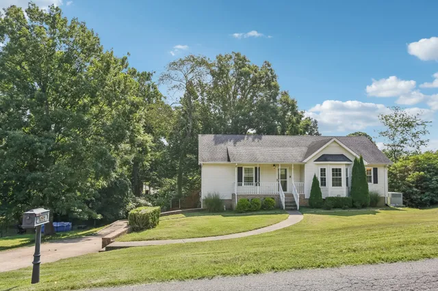 $424,500 | 1052 Shadowbrook Drive, Greenbrier, TN 37073
