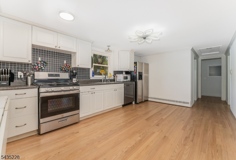 452 Barbertown Point Breeze Road Flemington, NJ 08822 - Photo 4 of 25