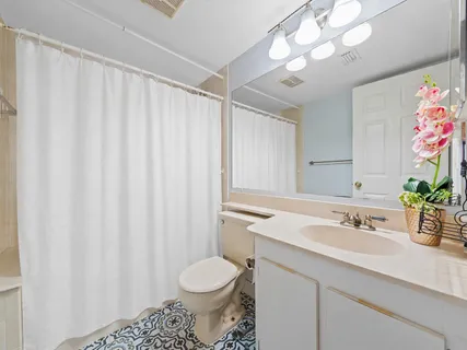 $239,999 | 13750 Oneida Drive, Unit E1, Delray Beach, FL 33446