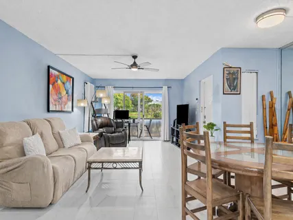 $239,999 | 13750 Oneida Drive, Unit E1, Delray Beach, FL 33446