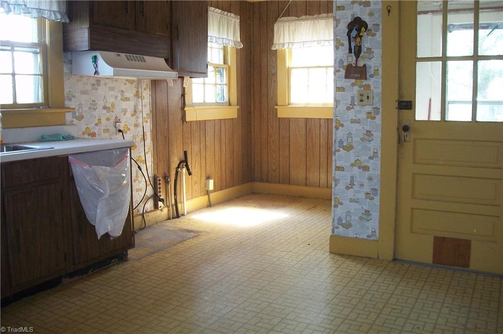 181 Giles Road Lexington, NC 27295 - Photo 4 of 22 Gallery Image 4