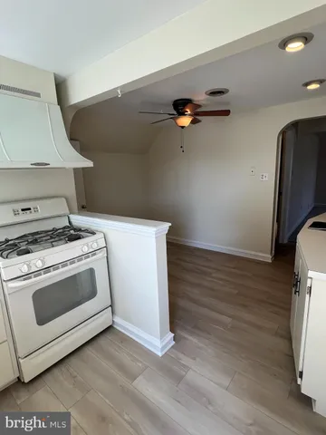 a view of washer and dryer in a room