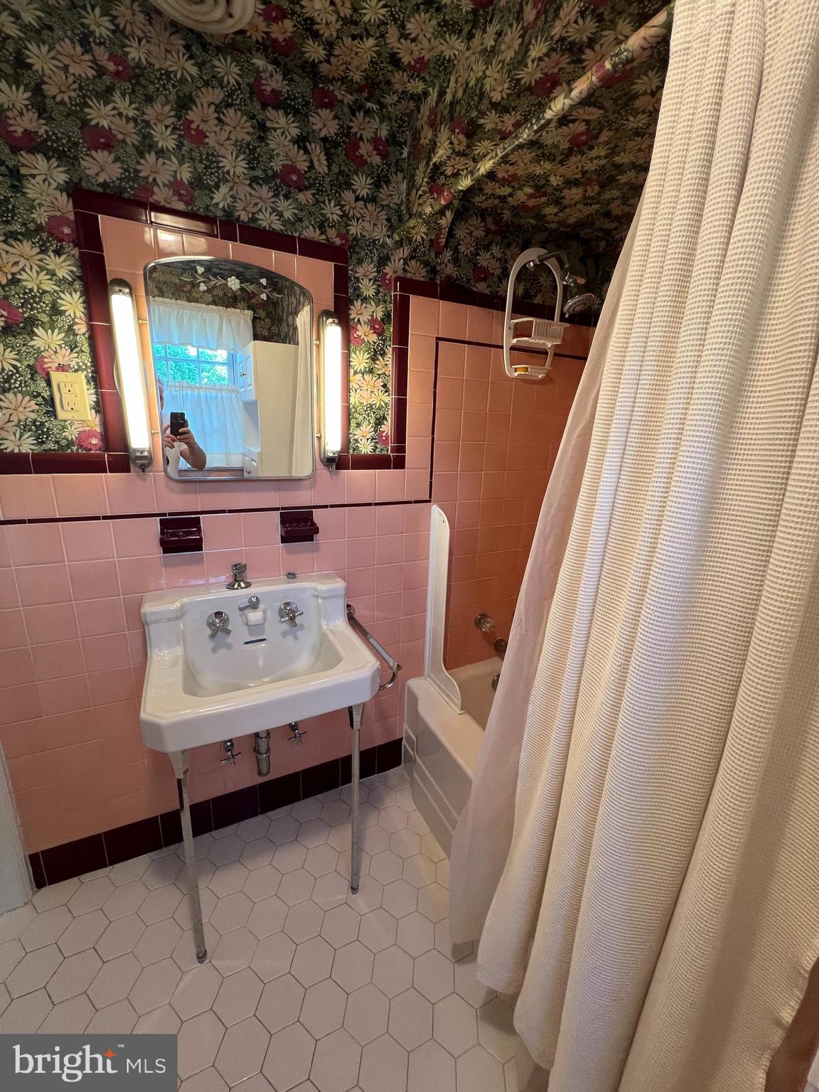415 East Main Street, Unit A Maple Shade, NJ 08052 - Photo 31 of 41 a living room with furniture and a window