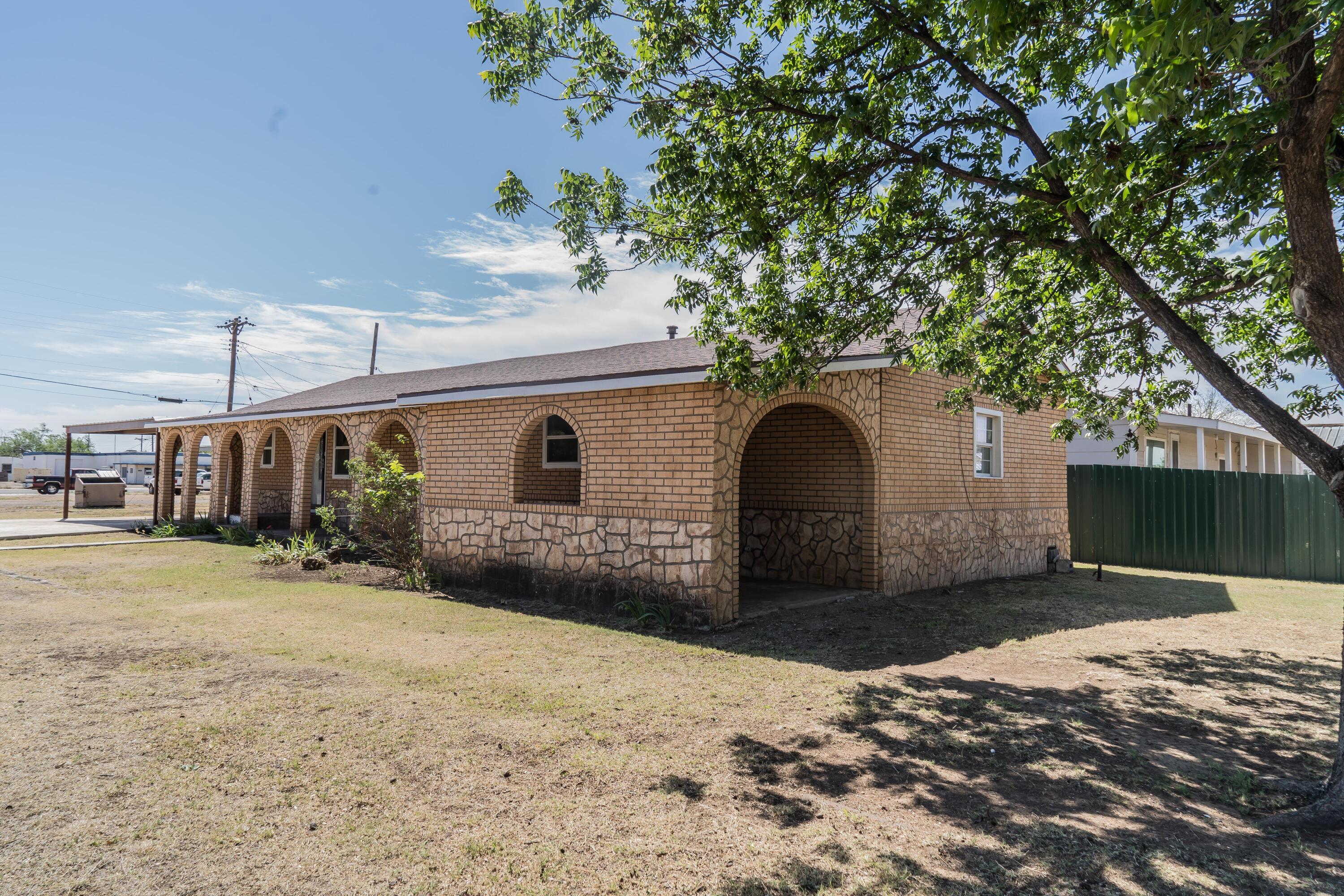 402 East 9th Plainview, TX 79072 - Photo 5 of 41 _LPC7489