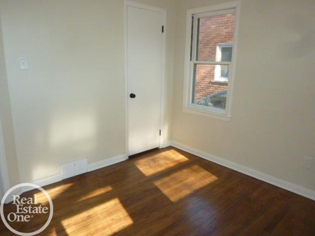 18441 Frazho Road Roseville, MI 48066 - Photo 14 of 36 Gallery Image 14
