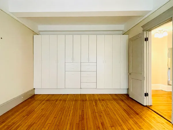 $3,450 | 1080 Beacon Street, Unit 2C, Brookline, MA 02446