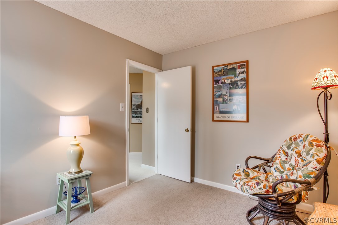 14208 Regatta Pointe Road Midlothian, VA 23112 - Photo 25 of 35 a view of a livingroom with furniture