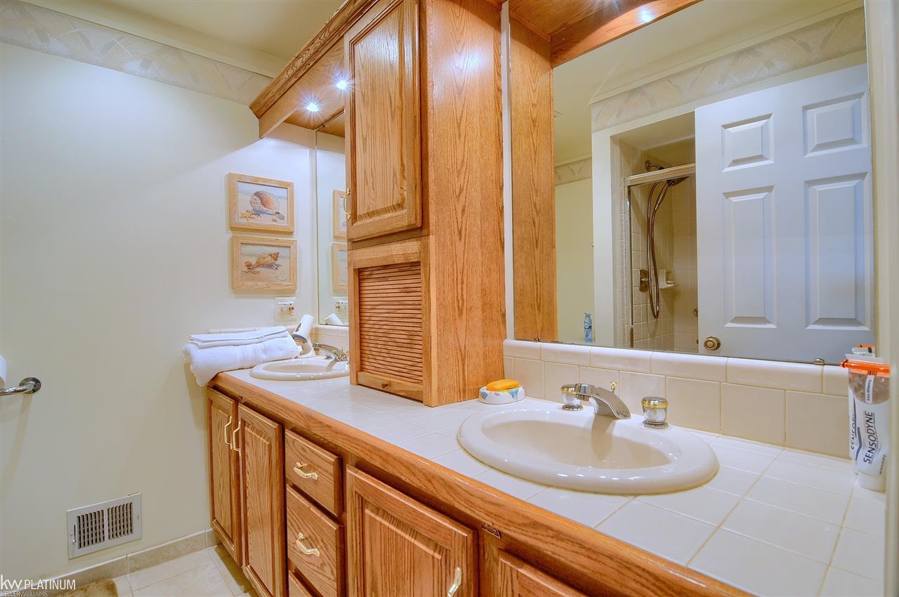 1646 Sumac Drive Rochester Hills, MI 48309 - Photo 17 of 37
