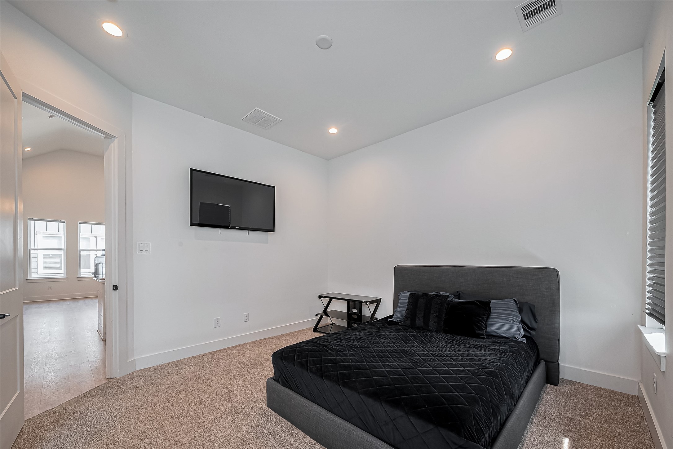 2518 Terry Street Houston, TX 77009 - Photo 11 of 17 Primary Bedroom
