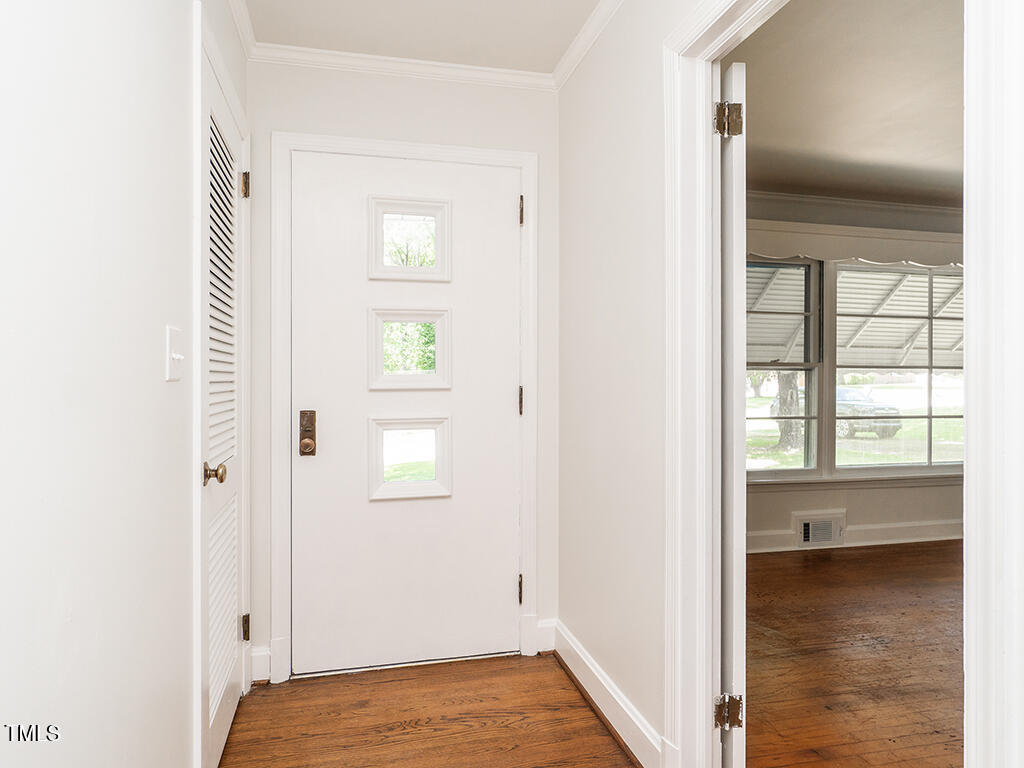2434 Morningside Drive Burlington, NC 27217 - Photo 3 of 30 04 2434_MorningsideDr Entry_MLS