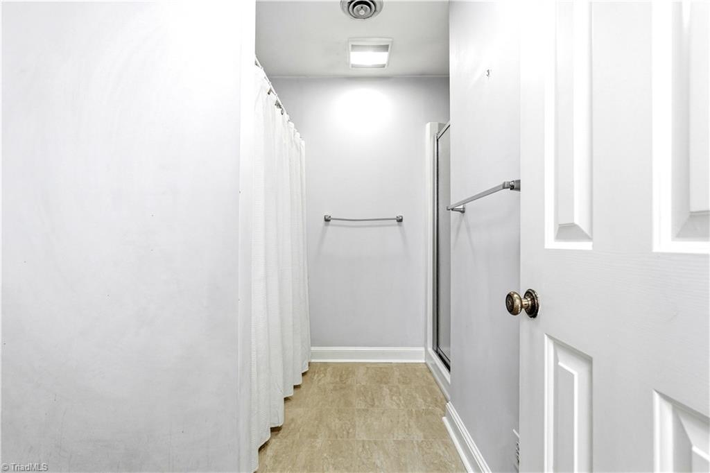 612 Hertford Road Winston-Salem, NC 27104 - Photo 39 of 49