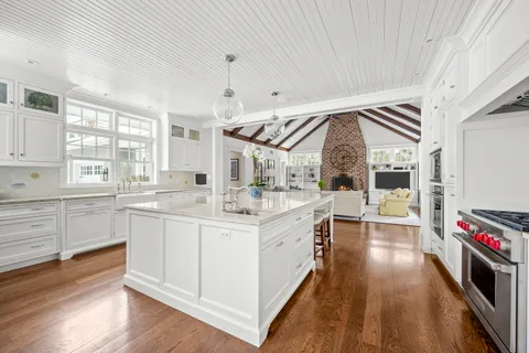 $4,500,000 | 140 Birch Street, Winnetka, IL 60093