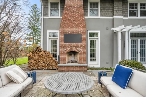 $4,500,000 | 140 Birch Street, Winnetka, IL 60093