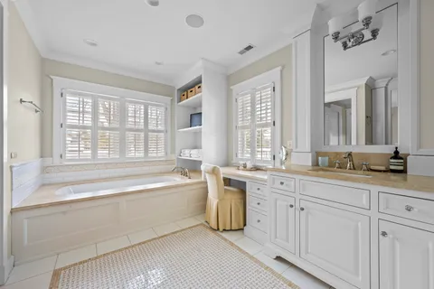 $4,500,000 | 140 Birch Street, Winnetka, IL 60093