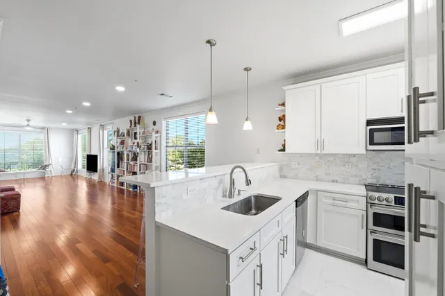 $350,000 | 380 Island Drive, Unit 314, Memphis, TN 38103