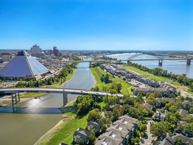 $350,000 | 380 Island Drive, Unit 314, Memphis, TN 38103