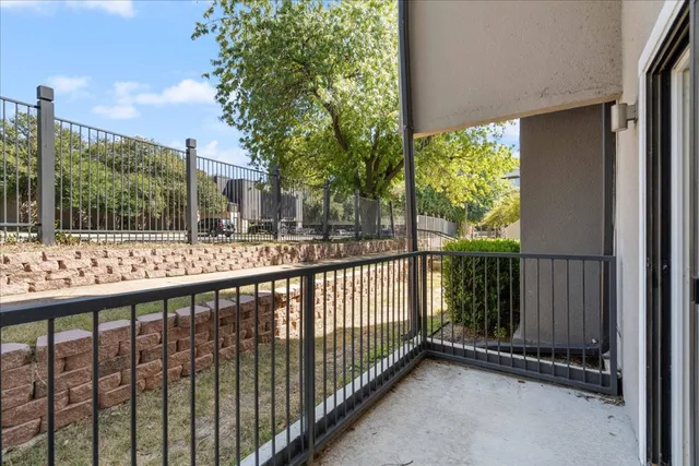 $289,000 | 935 La Posada Drive, Unit 158, Austin, TX 78752