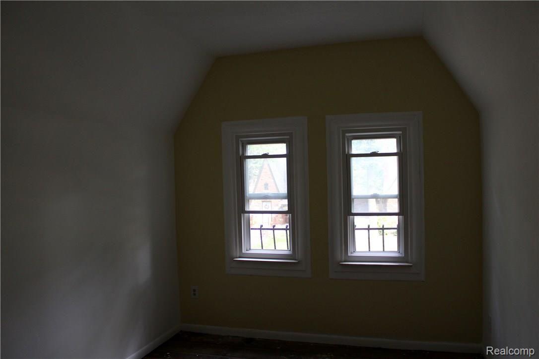 5759 Yorkshire Road Detroit, MI 48224 - Photo 20 of 29 img_0415.jpg