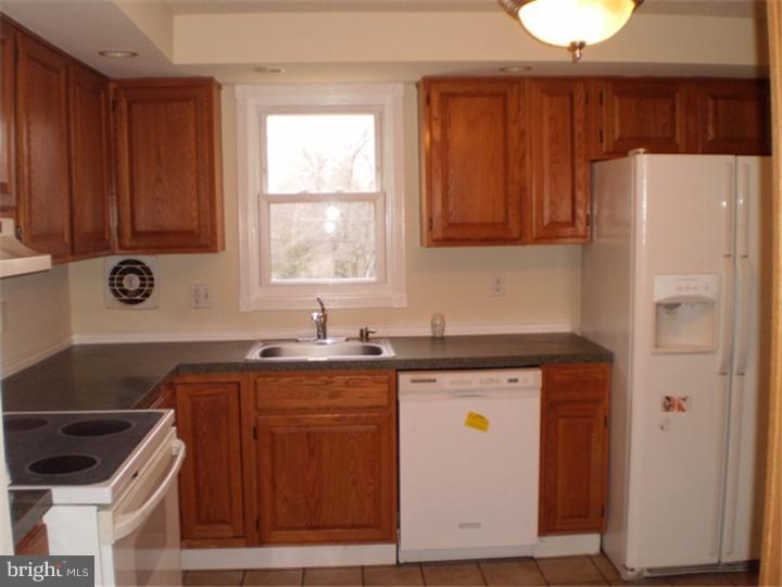 965 Buck Road Southampton, PA 18966 - Photo 3 of 16 Kitchen