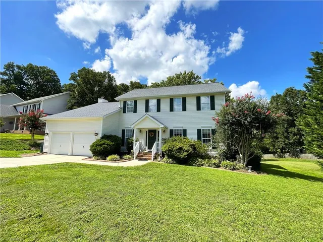 $439,900 | 3019 Grasmere Drive, Greensboro, NC 27410