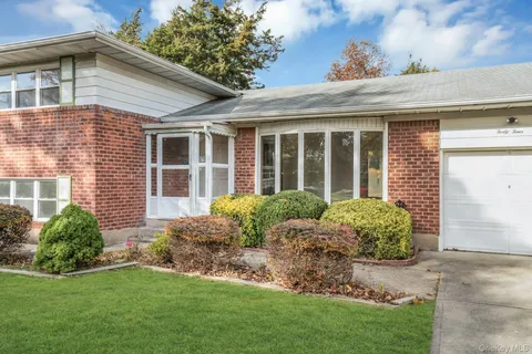 $699,000 | 44 Delaware Avenue, Commack, NY 11725