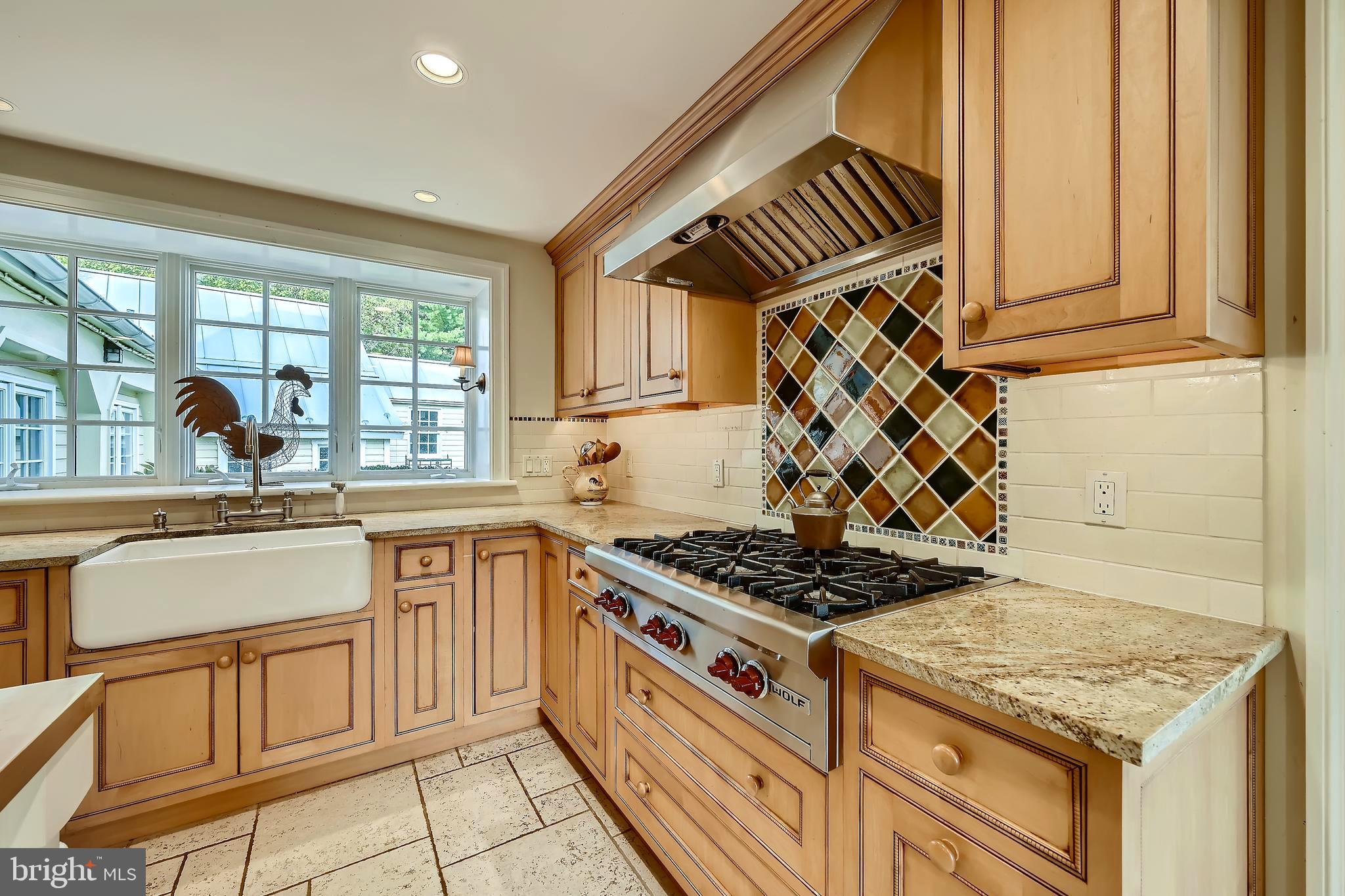 13023 Beaver Dam Road Cockeysville, MD 21030 - Photo 25 of 80 Kitchen with 6-burner Wolfe range