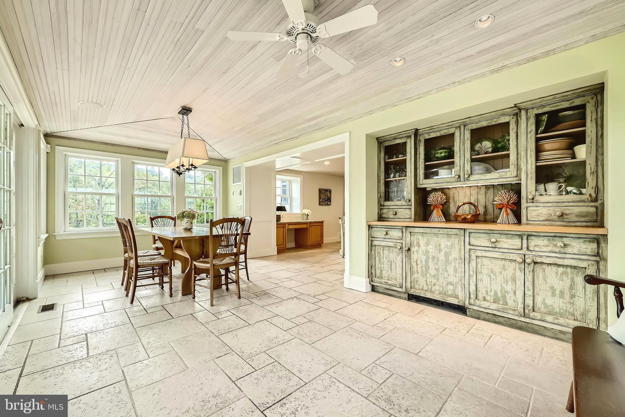 13023 Beaver Dam Road Cockeysville, MD 21030 - Photo 29 of 80 Breakfast Room with dry bar
