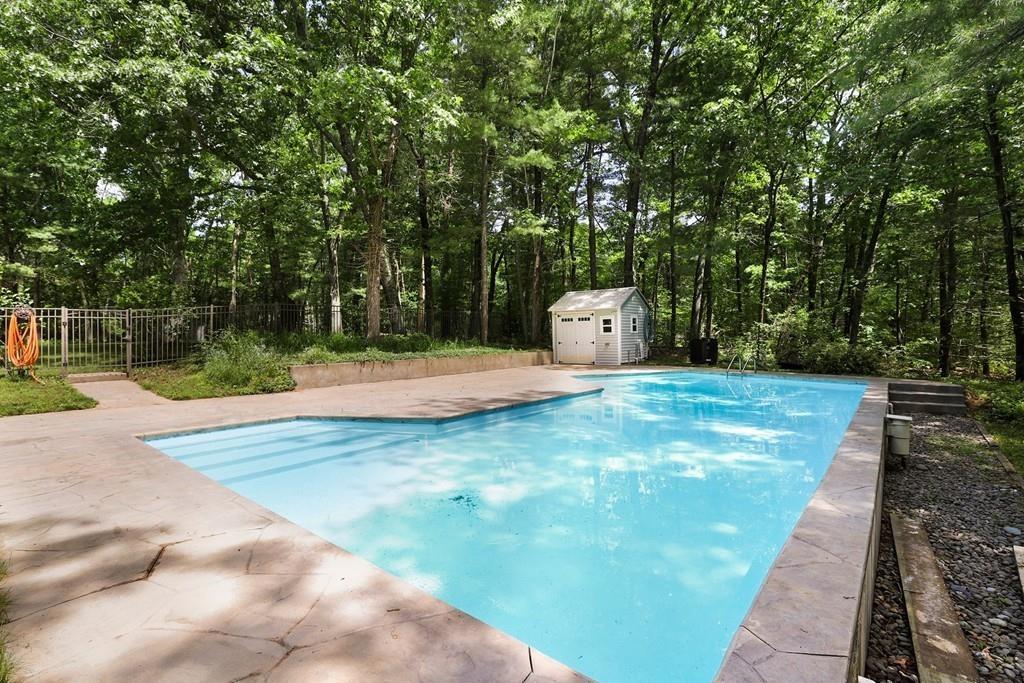 4 Campbell Road Wayland, MA 01778 - Photo 10 of 40