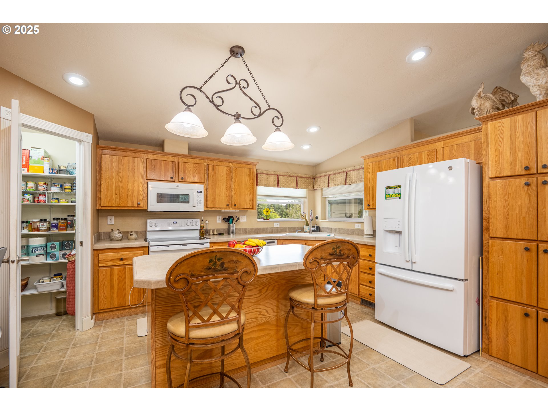 1710 Kristi Loop Lakeside, OR 97449 - Photo 12 of 43