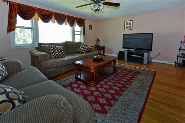 7 Pamela Road Natick, MA 01760 - Photo 3 of 24 Gallery Image 3