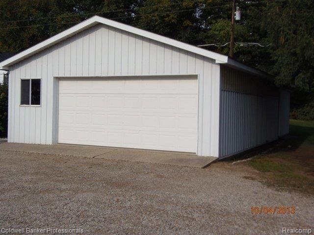 874 Angle Road Lapeer, MI 48446 - Photo 4 of 16 874 Angle Garage front.JPG