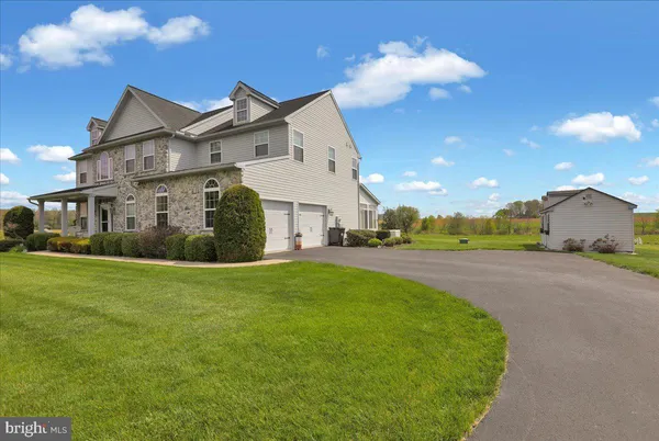 $629,900 | 404 Southfield Drive, Oley, PA 19547