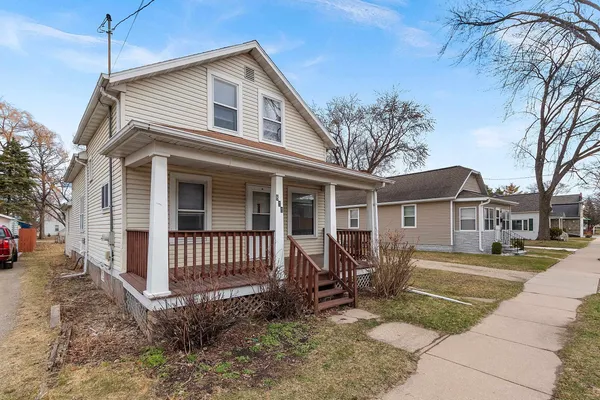 $169,900 | 811 Harvey Street, Green Bay, WI 54302