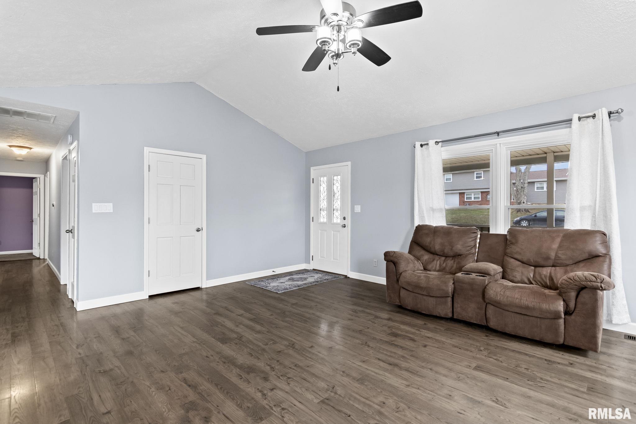 100 Tomahawk Drive Divernon, IL 62530 - Photo 4 of 33