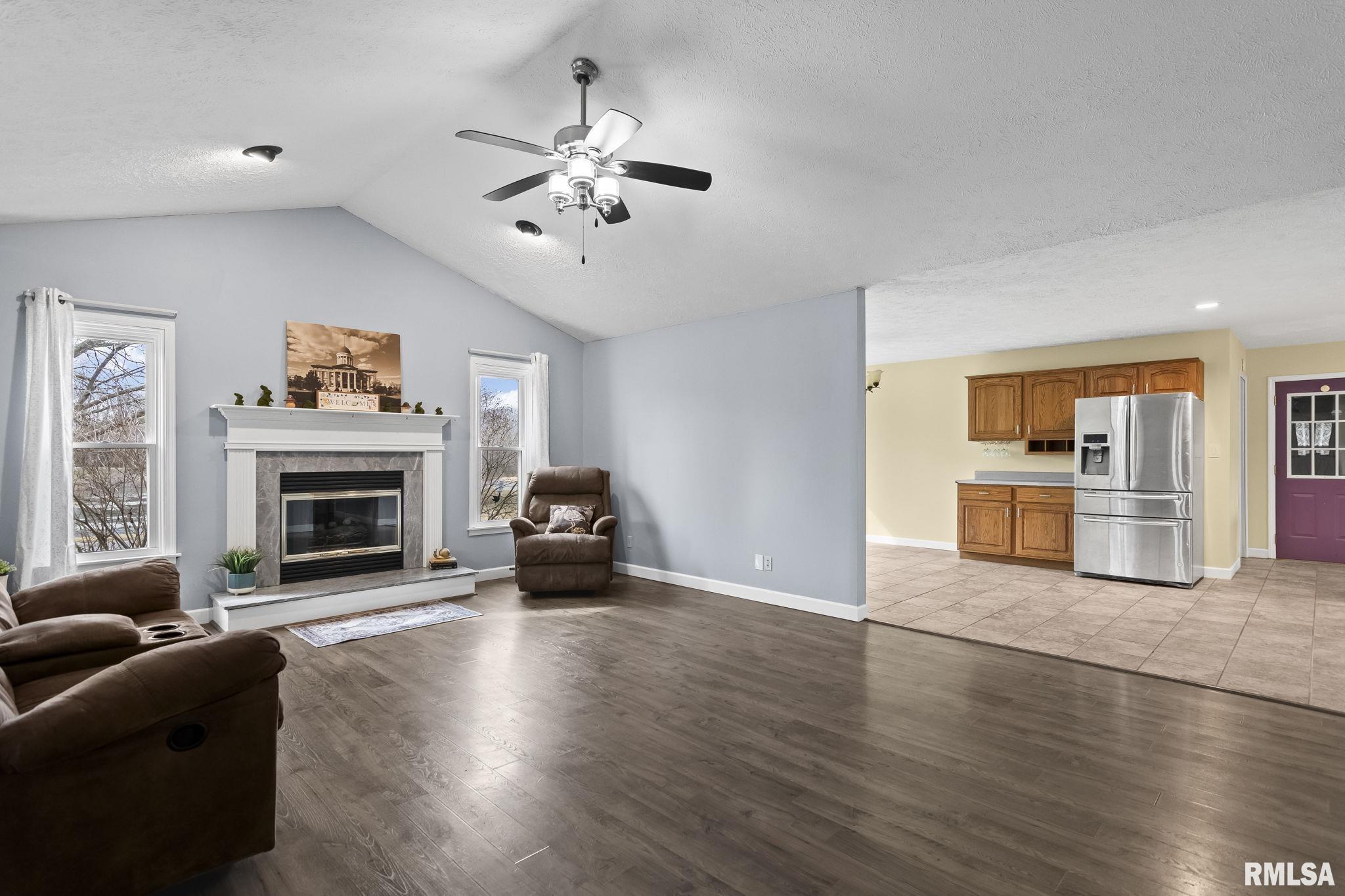 100 Tomahawk Drive Divernon, IL 62530 - Photo 5 of 33