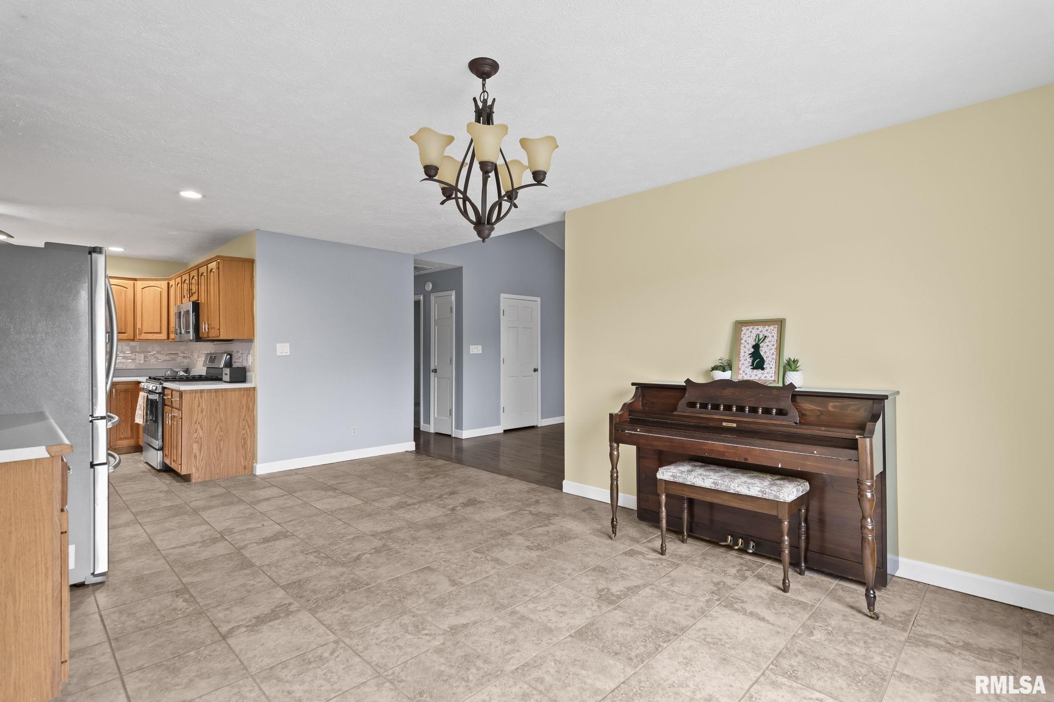 100 Tomahawk Drive Divernon, IL 62530 - Photo 7 of 33