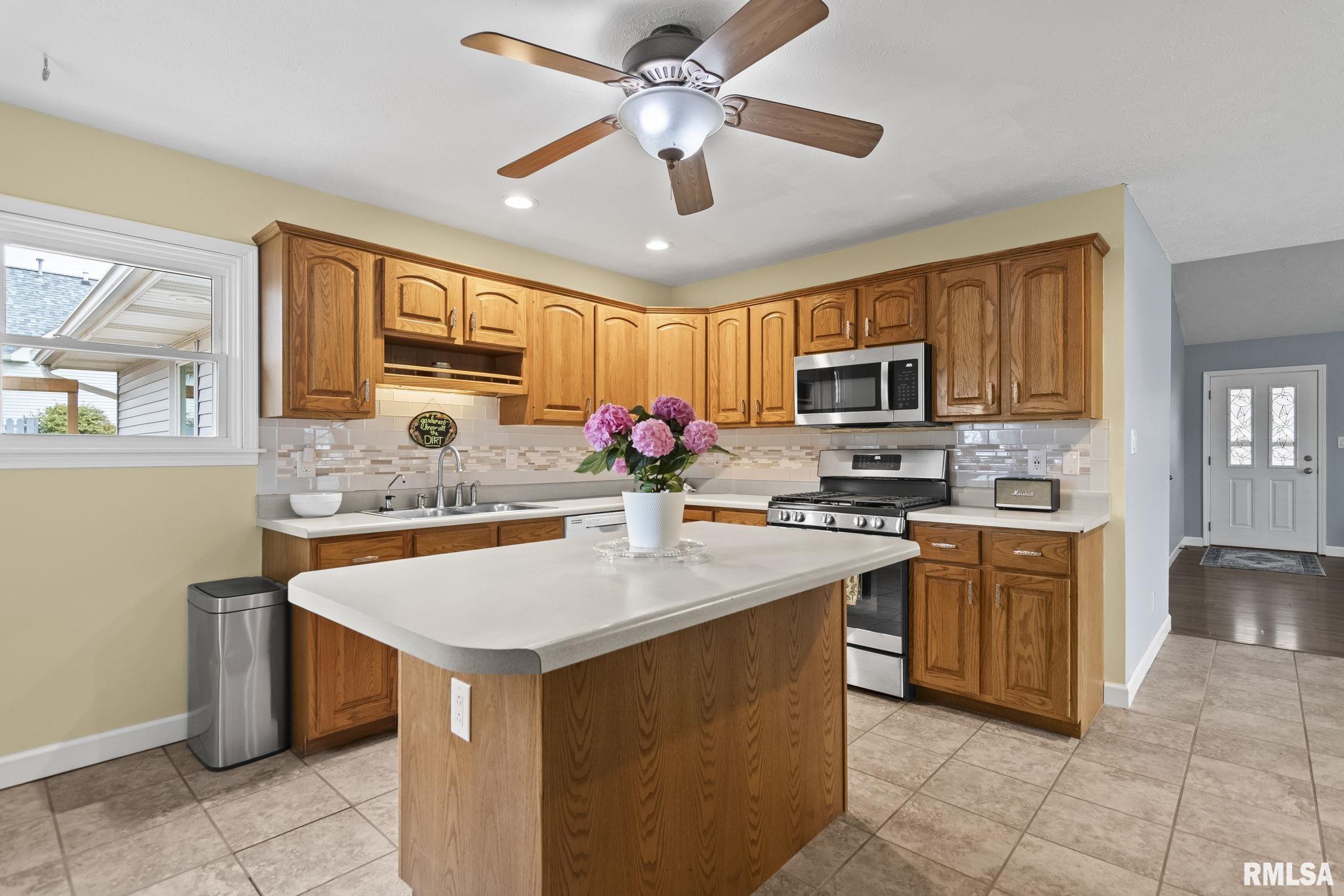 100 Tomahawk Drive Divernon, IL 62530 - Photo 10 of 33