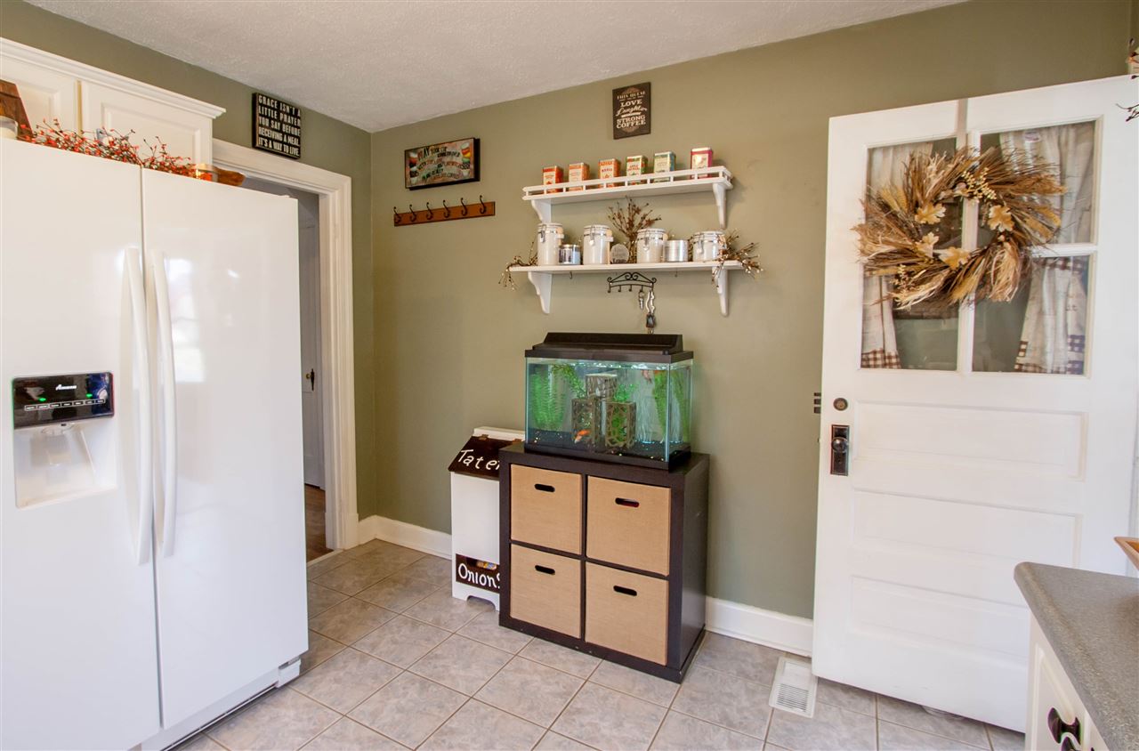 1523 Spring Hill Road Staunton, VA 24401 - Photo 8 of 38 Gallery Image 8