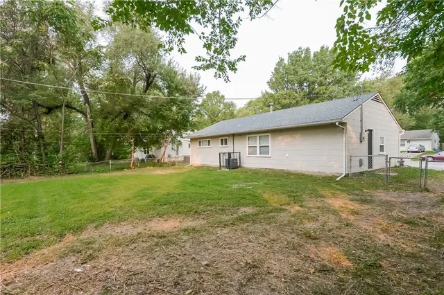 $1,355 | 11113 Bristol Terrace, Kansas City, MO 64134
