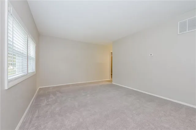 $1,355 | 11113 Bristol Terrace, Kansas City, MO 64134