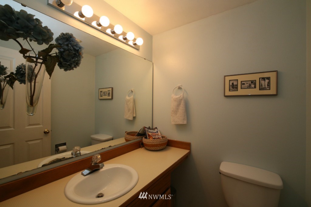 21032 Shell Valley Way Edmonds, WA 98026 - Photo 12 of 25