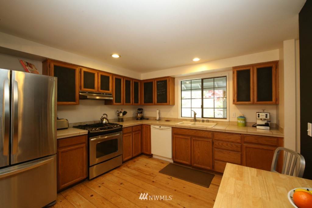 21032 Shell Valley Way Edmonds, WA 98026 - Photo 9 of 25