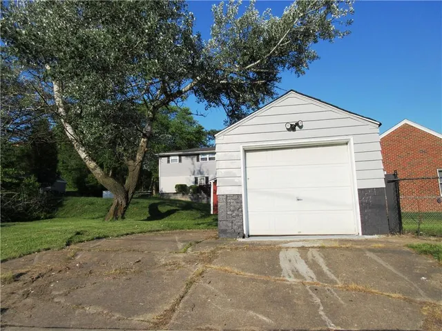 $189,000 | 212 Evans Drive, Ellwood City, PA 16117