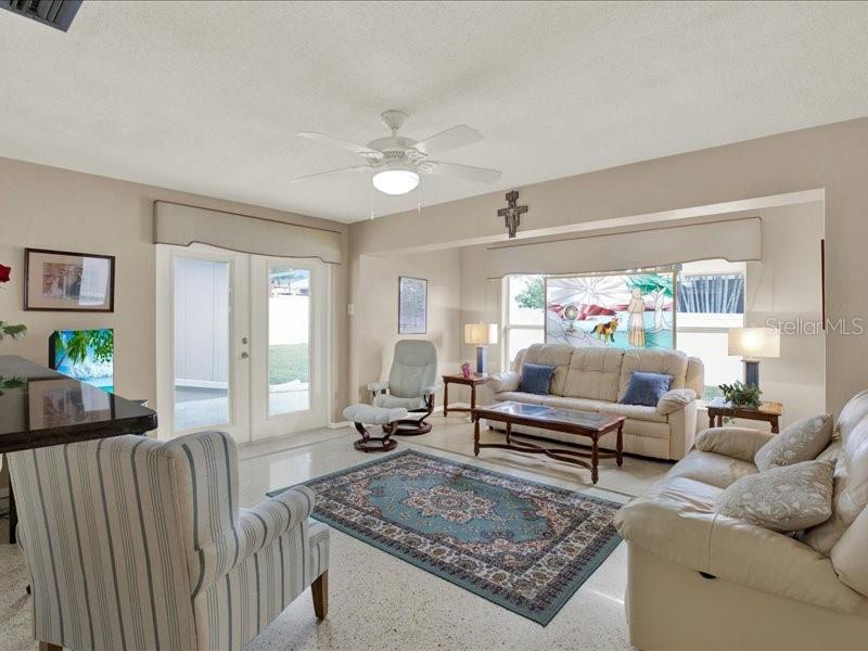 11235 Apache Place Largo, FL 33774 - Photo 14 of 34