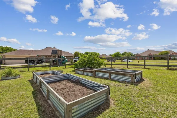 $514,900 | 805 Lake Shadow Drive, Lavon, TX 75166