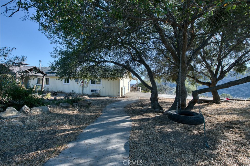 24620 Auberry Road Clovis, CA 93619 - Photo 10 of 42